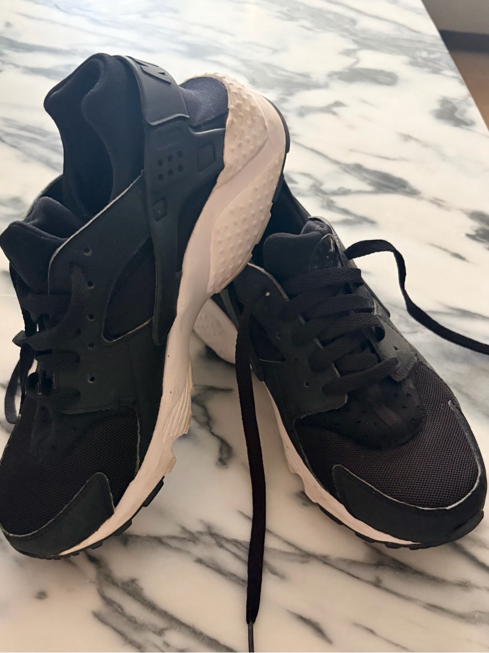 Nike Women's Black and White Low-Top Sneakers